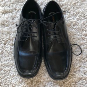 Dress shoes